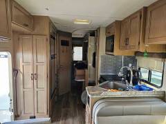 2018 Thor Motor Coach Freedom Elite 26HE, $ 63,000