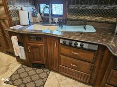2014 Fleetwood Discovery 40E, $ 114,990