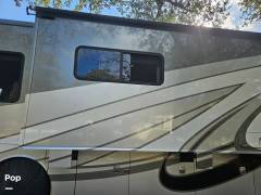 2014 Fleetwood Discovery 40E, $ 114,990