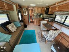 2015 Winnebago Vista 30T, $ 66,000