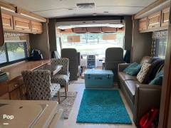 2015 Winnebago Vista 30T, $ 66,000