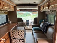 2015 Winnebago Vista 30T, $ 66,000