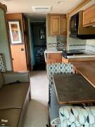 2015 Winnebago Vista 30T, $ 66,000