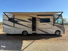 2015 Winnebago Vista 30T, $ 66,000