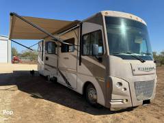 2015 Winnebago Vista 30T, $ 66,000