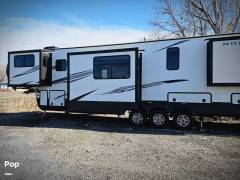 2021 Keystone Montana 383TH, $ 45,900