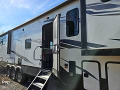 2021 Keystone Montana 383TH, $ 45,900