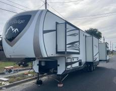 2019 Highland Ridge Mesa Ridge 374BHS, $ 27,000