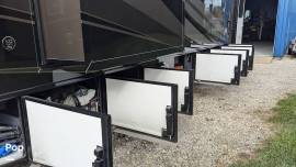 2018 Newmar Canyon Star 3710, $ 129,900