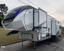 2022 Prime Time Crusader 33BH, $ 29,999