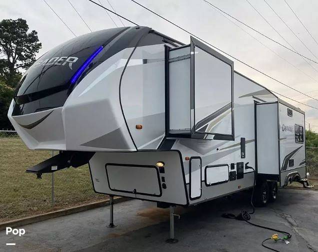2022 Prime Time Crusader 33BH, $ 29,999