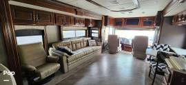 2019 Fleetwood Pace Arrow LXE 38F, $ 133,000