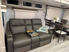 2022 Rockwood Ultra-Lite 2912BS, $ 34,000