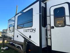 2018 Voltage Triton 3551, $ 35,000