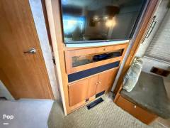 2008 Winnebago Destination 39W, $ 59,000