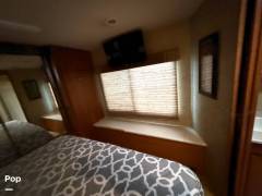 2008 Winnebago Destination 39W, $ 59,000