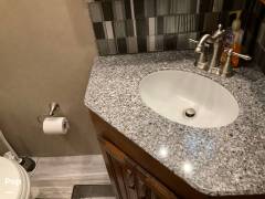 2017 Fleetwood Discovery 38K, $ 148,000
