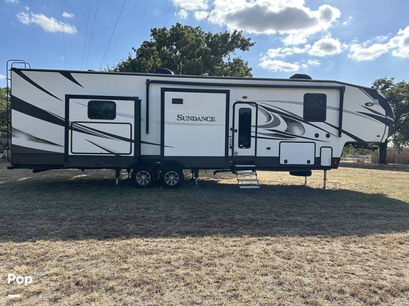 2018 Heartland Sundance 3700RLB, $ 45,900