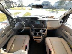 2016 Thor Motor Coach Chateau 31E, $ 39,900