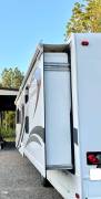 2016 Thor Motor Coach Chateau 31E, $ 39,900