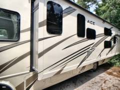 2019 Thor Motor Coach A.C.E. 30.2, $ 80,000