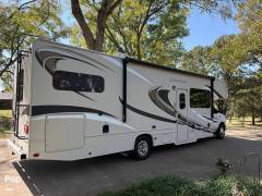 2015 Thor Motor Coach Chateau 31W, $ 47,000