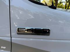 2015 Thor Motor Coach Chateau 31W, $ 47,000