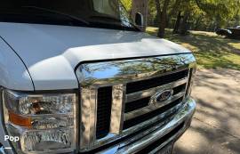 2015 Thor Motor Coach Chateau 31W, $ 47,000