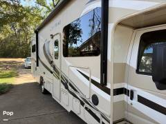 2015 Thor Motor Coach Chateau 31W, $ 47,000