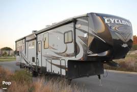 2014 Heartland Cyclone 3950 Toy Hauler, $ 31,900