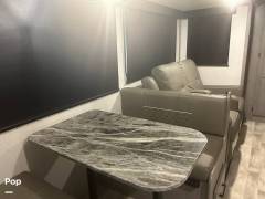 2023 Dutchmen Kodiak ULTIMATE 3301BHSL, $ 44,950