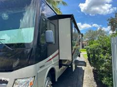 2015 Winnebago Sightseer 35G, $ 76,900