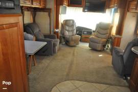 2005 Monaco Windsor 38PDQ, $ 49,000