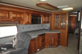 2005 Monaco Windsor 38PDQ, $ 49,000