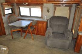 2005 Monaco Windsor 38PDQ, $ 49,000
