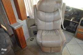 2005 Monaco Windsor 38PDQ, $ 49,000