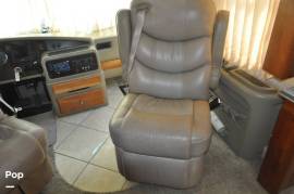 2005 Monaco Windsor 38PDQ, $ 49,000