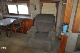 2005 Monaco Windsor 38PDQ, $ 49,000