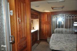 2005 Monaco Windsor 38PDQ, $ 49,000
