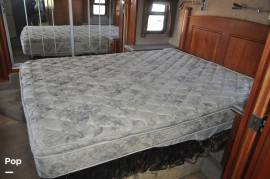 2005 Monaco Windsor 38PDQ, $ 49,000