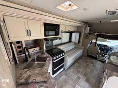 2022 Thor Motor Coach Chateau 27R, $ 81,000
