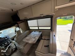 2022 Thor Motor Coach Chateau 27R, $ 81,000