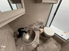 2022 Thor Motor Coach Chateau 27R, $ 81,000