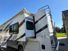 2022 Thor Motor Coach Chateau 27R, $ 81,000