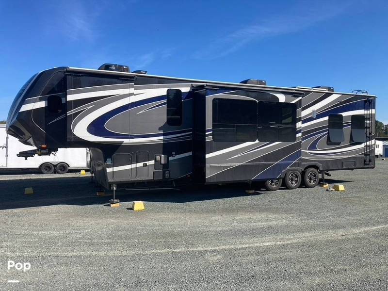 2023 Grand Design Momentum 399TH, $ 100,000
