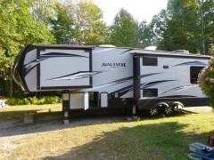 2018 Keystone Avalanche 300RE, $ 38,000