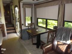 2018 Keystone Avalanche 300RE, $ 38,000