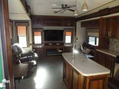 2018 Keystone Avalanche 300RE, $ 38,000