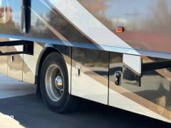 2016 Winnebago Journey 40R, $ 144,950