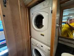 2016 Winnebago Journey 40R, $ 144,950